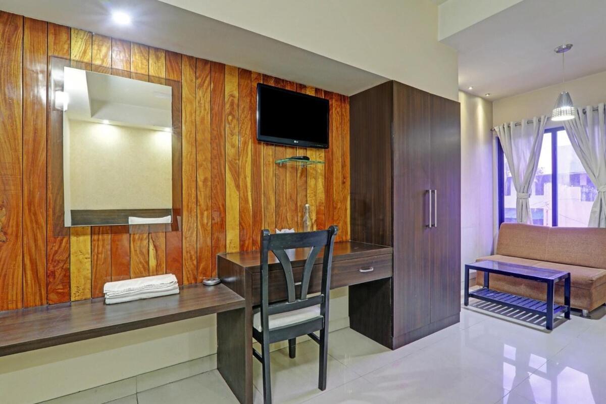 Shelter Hotel Lucknow Exteriör bild