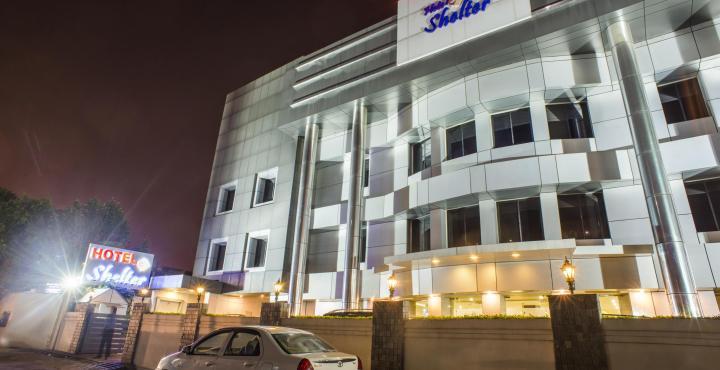 Shelter Hotel Lucknow Exteriör bild