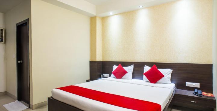 Shelter Hotel Lucknow Exteriör bild