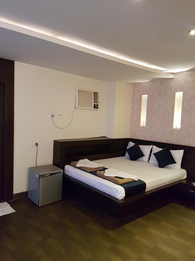 Shelter Hotel Lucknow Exteriör bild