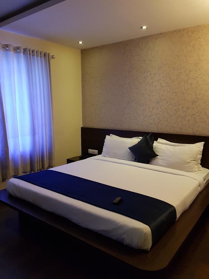 Shelter Hotel Lucknow Exteriör bild